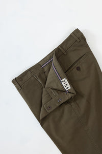 CHINO GABARDINE DE COTON STRETCH VERT PICKLE - BZV2 - BERNARD ZINS